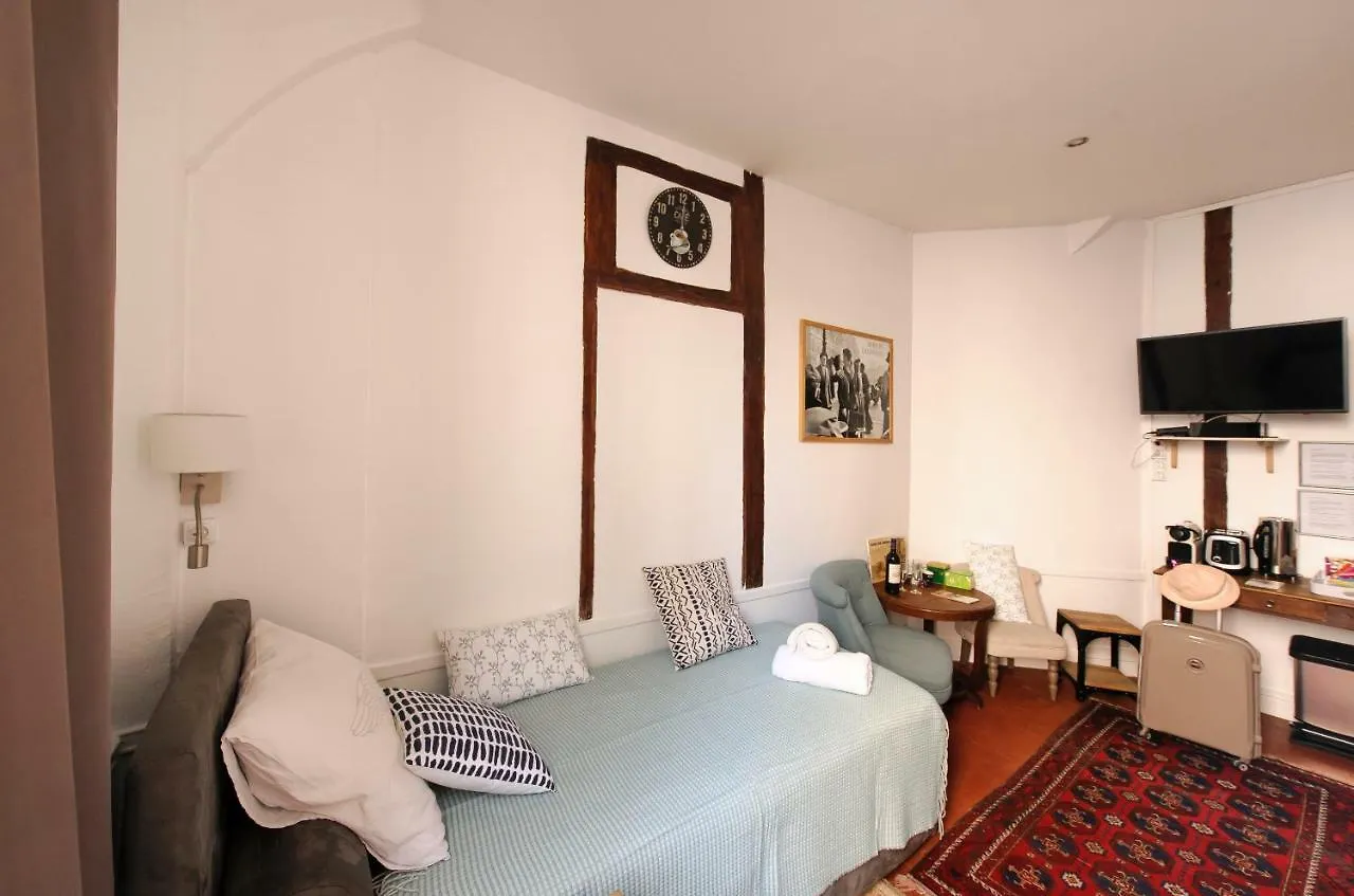 Petit Marais Apartment